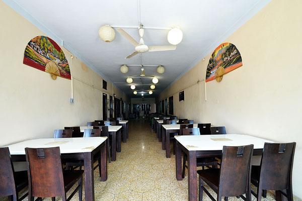 Hotel Ajaya Varanasi Exterior foto