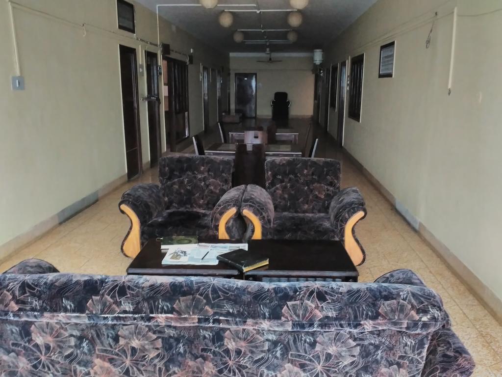 Hotel Ajaya Varanasi Exterior foto